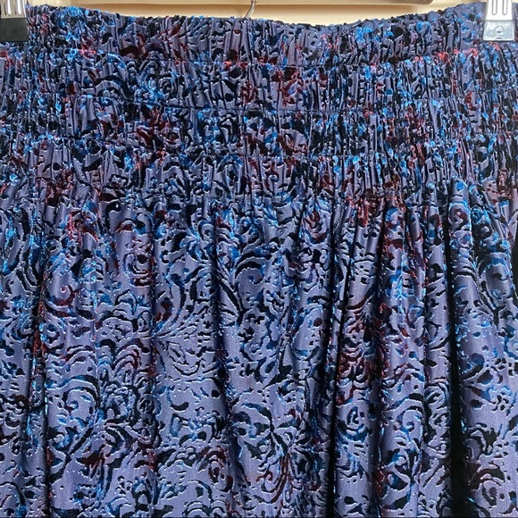 Kimchi Blue Urban Outfitters Flocked Velvet Skirt - Picture 5 of 8